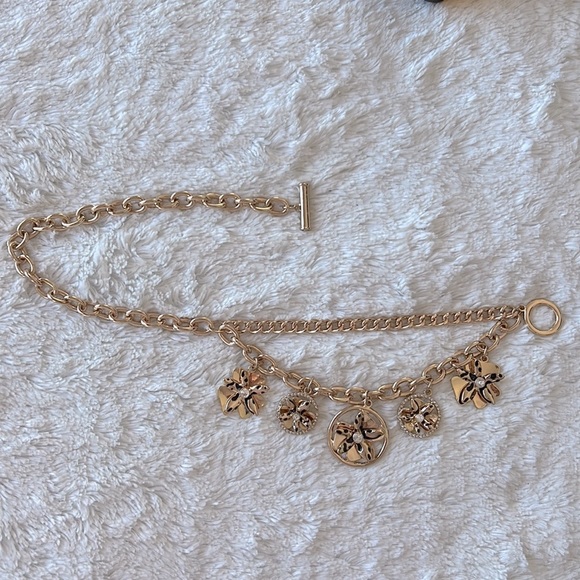 Gold Tone Flower Charm Guess Necklace - Picture 4 of 5